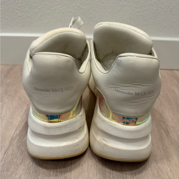 Alexander McQueen - Picture 5 of 15